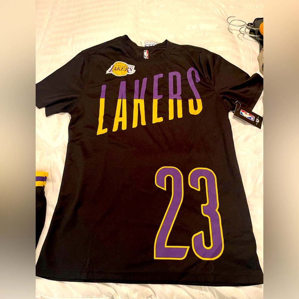 Los Angeles Lakers Tshirt size Medium